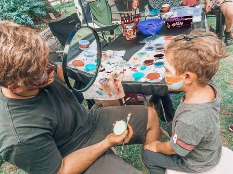 face painting at the bunya festival