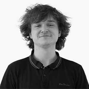 aidan-headshot-home-page Black and white headshot of Aidan Read, Graduate Web Developer at AUZi Insurance
